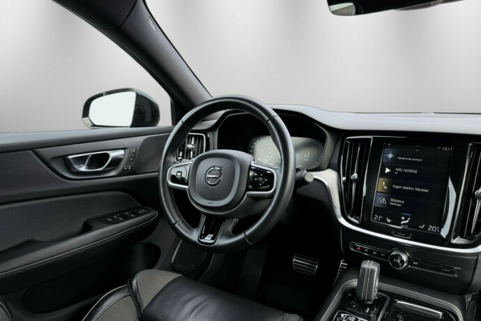 volvo-v60-elektrisitetbensin-2019-big-14