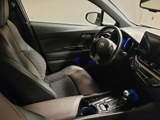 toyota-c-hr-elektrisitetbensin-2017-big-14