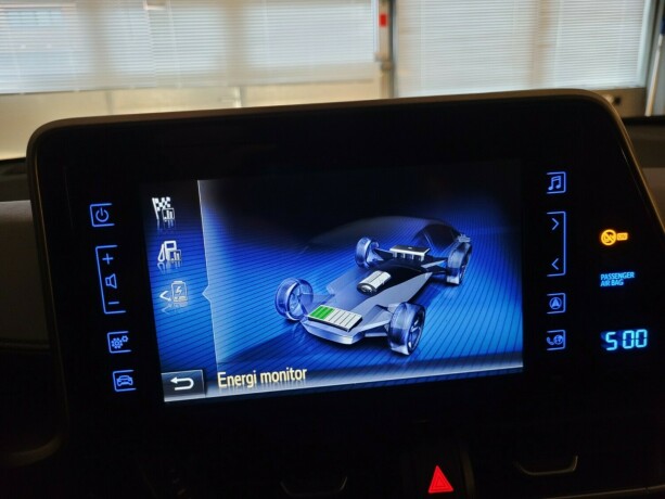 toyota-c-hr-elektrisitetbensin-2017-big-28