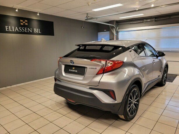 toyota-c-hr-elektrisitetbensin-2017-big-5