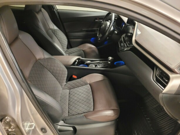 toyota-c-hr-elektrisitetbensin-2017-big-15