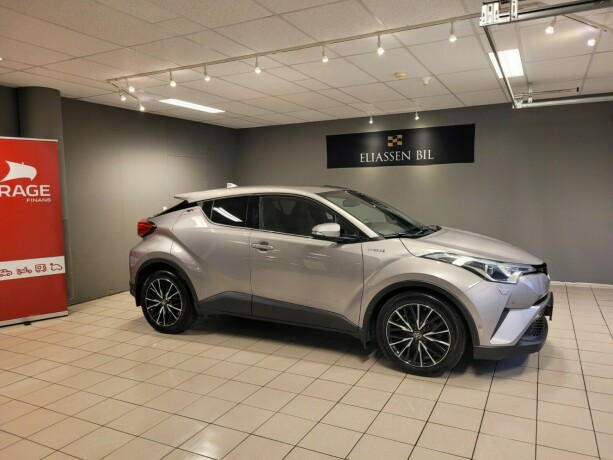 toyota-c-hr-elektrisitetbensin-2017-big-2