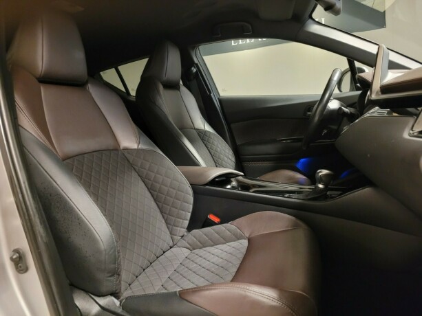 toyota-c-hr-elektrisitetbensin-2017-big-12