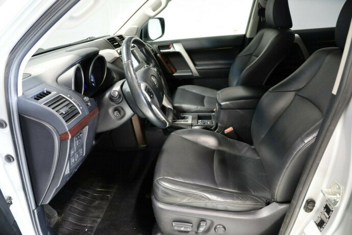 toyota-land-cruiser-diesel-2015-big-7