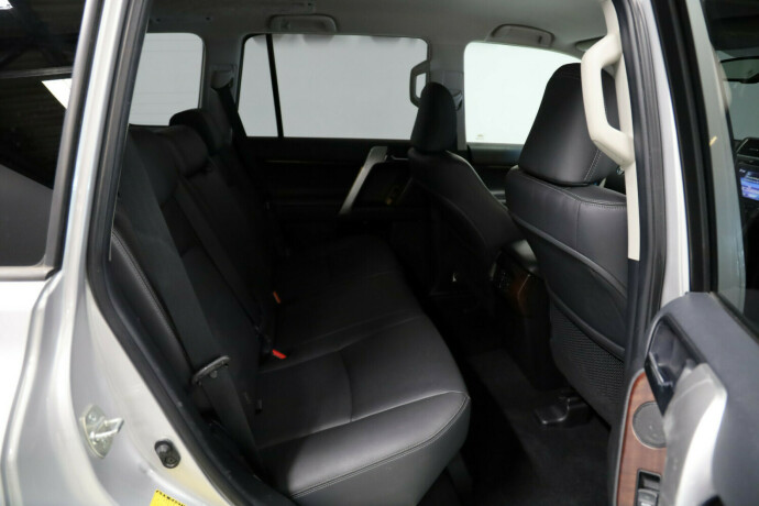 toyota-land-cruiser-diesel-2015-big-11