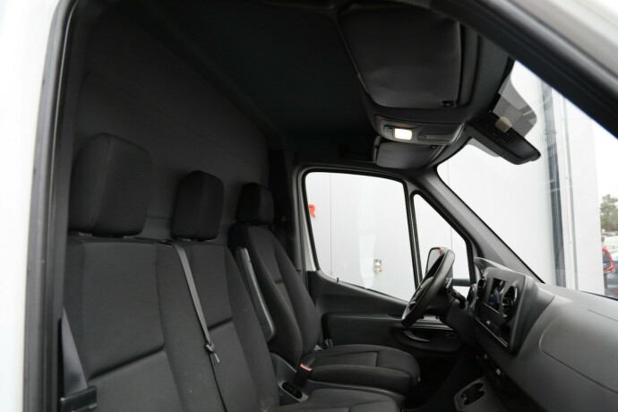 mercedes-benz-sprinter-diesel-2019-big-12