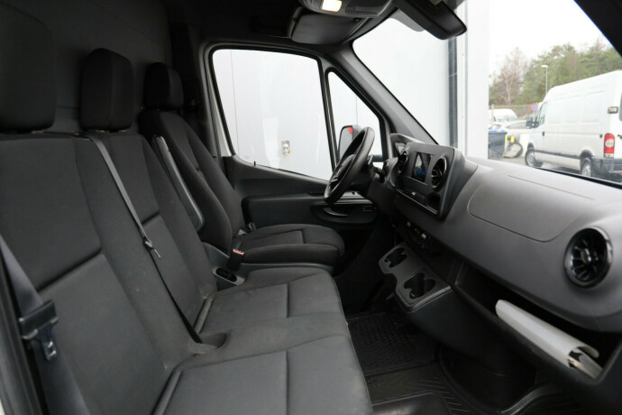 mercedes-benz-sprinter-diesel-2019-big-13