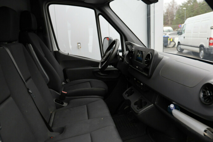 mercedes-benz-sprinter-diesel-2019-big-11