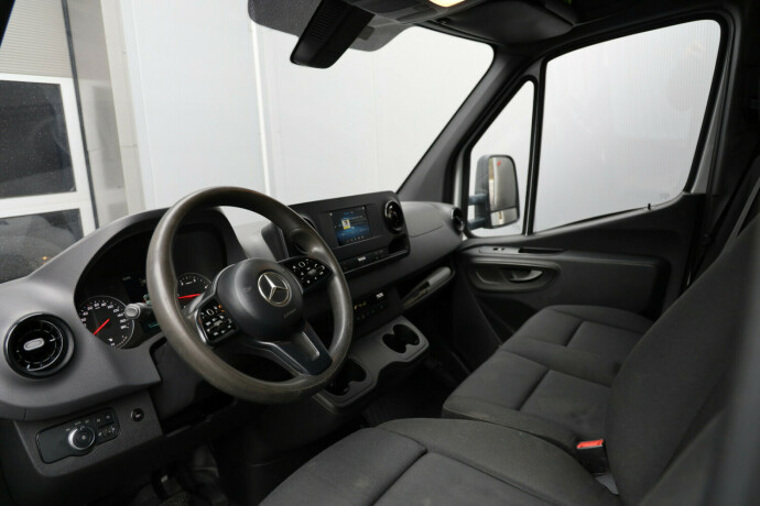 mercedes-benz-sprinter-diesel-2019-big-7