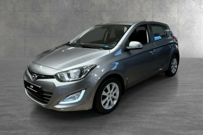 hyundai-i20-bensin-2013-big-4