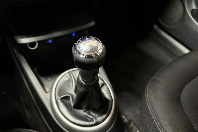 hyundai-i20-bensin-2013-big-20