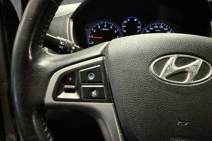 hyundai-i20-bensin-2013-big-19