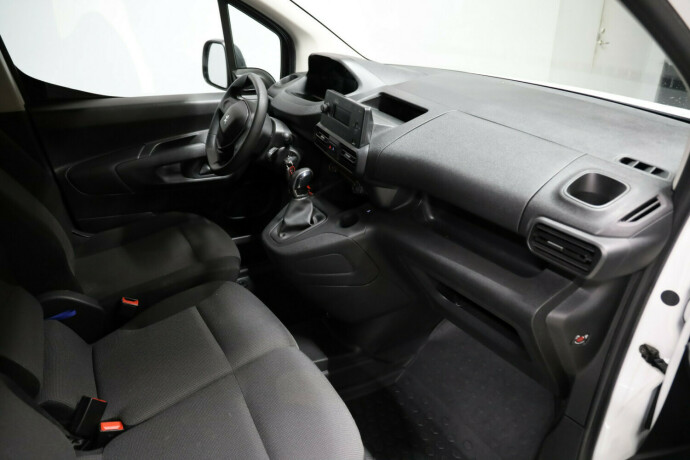 peugeot-partner-diesel-2021-big-8