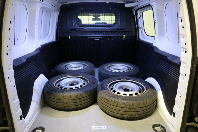 peugeot-partner-diesel-2021-big-9