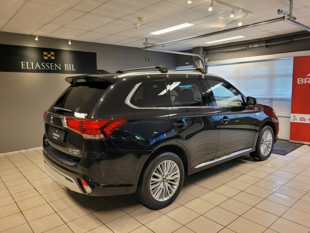 mitsubishi-outlander-plug-in-petrol-2019-big-4