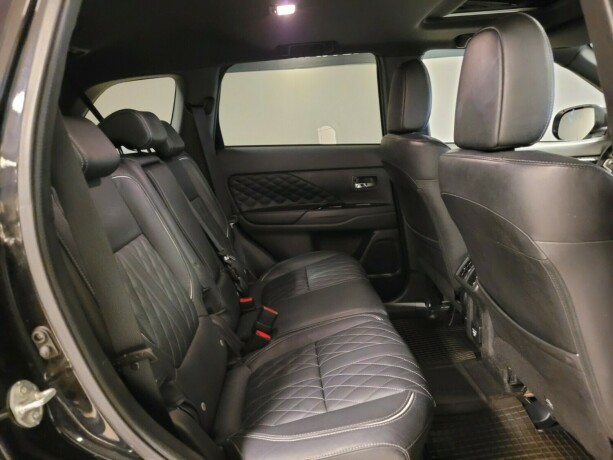 mitsubishi-outlander-plug-in-petrol-2019-big-15