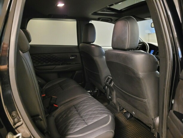 mitsubishi-outlander-plug-in-petrol-2019-big-14