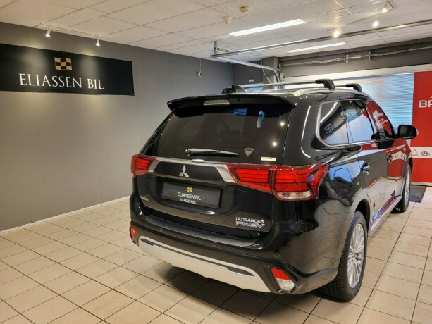 mitsubishi-outlander-plug-in-petrol-2019-big-5