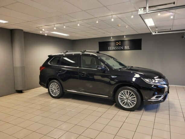 mitsubishi-outlander-plug-in-petrol-2019-big-2