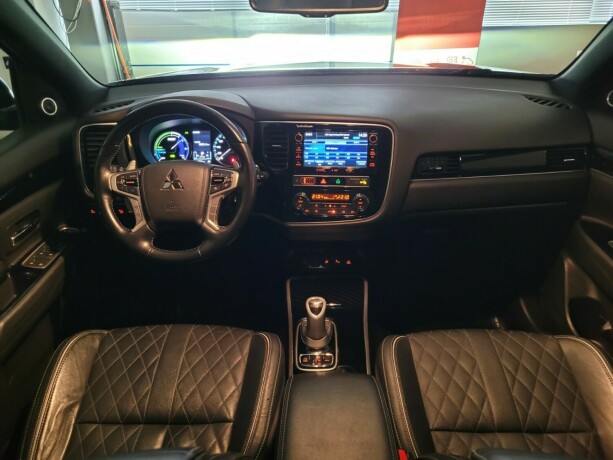 mitsubishi-outlander-plug-in-petrol-2019-big-33