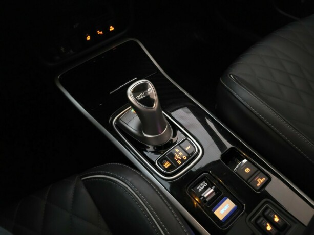 mitsubishi-outlander-plug-in-petrol-2019-big-26