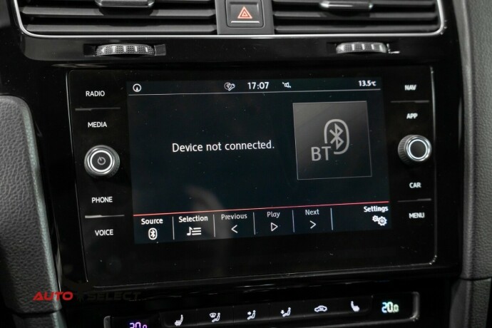 volkswagen-golf-bensin-2017-big-40