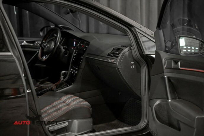 volkswagen-golf-bensin-2017-big-16