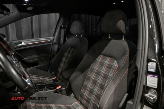 volkswagen-golf-bensin-2017-big-21