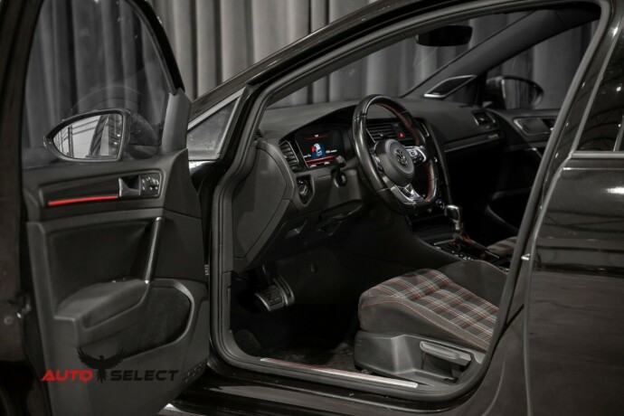 volkswagen-golf-bensin-2017-big-19