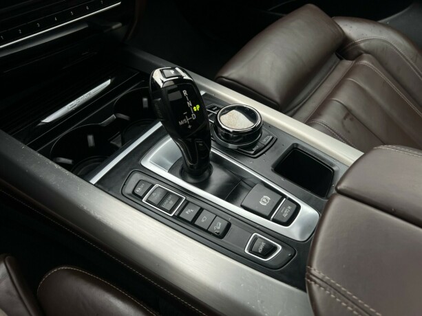 bmw-x5-elektrisitetbensin-2018-big-20