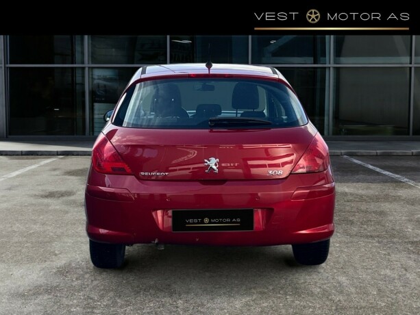 peugeot-308-diesel-2010-big-5
