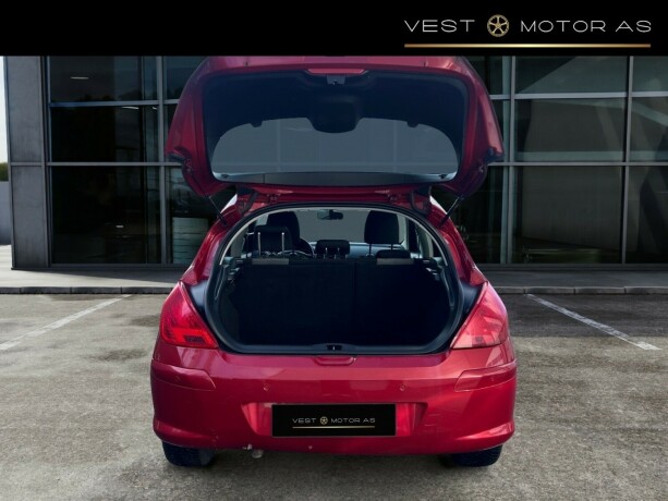 peugeot-308-diesel-2010-big-6