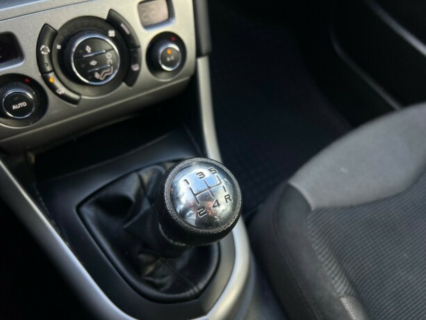 peugeot-308-diesel-2010-big-17