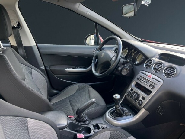 peugeot-308-diesel-2010-big-11