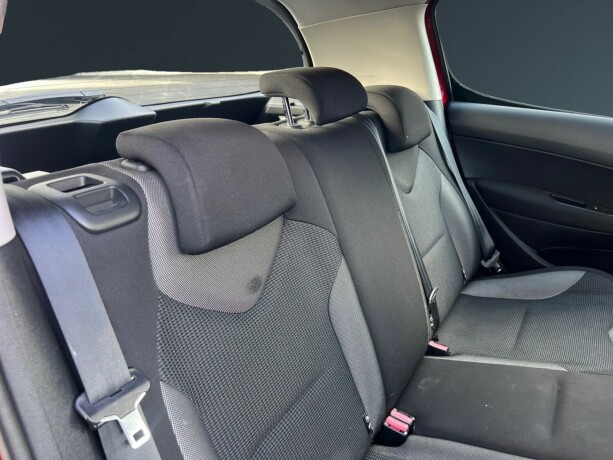 peugeot-308-diesel-2010-big-12