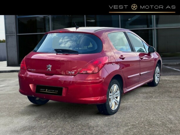 peugeot-308-diesel-2010-big-7