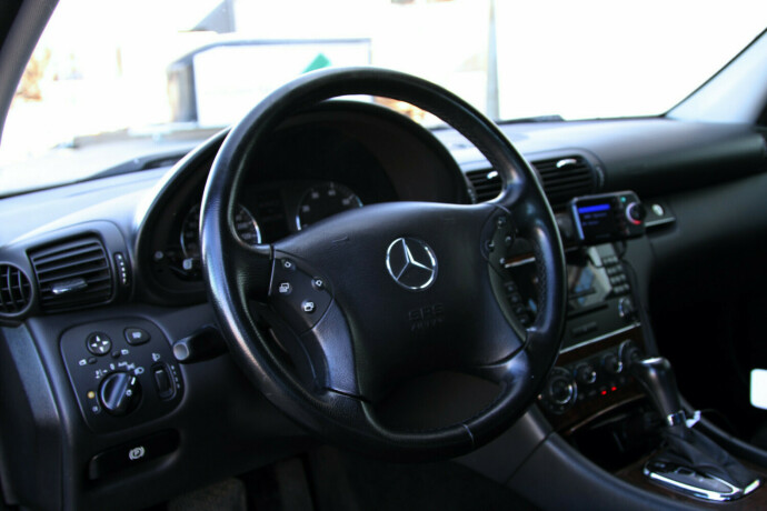 mercedes-benz-c-klasse-bensin-2006-big-21