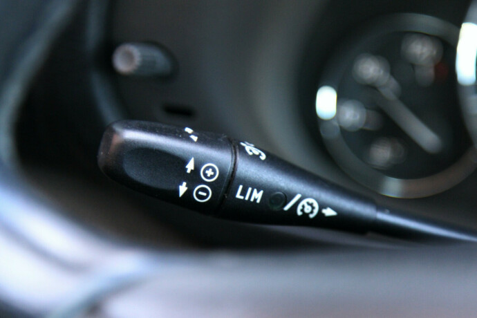 mercedes-benz-c-klasse-bensin-2006-big-18