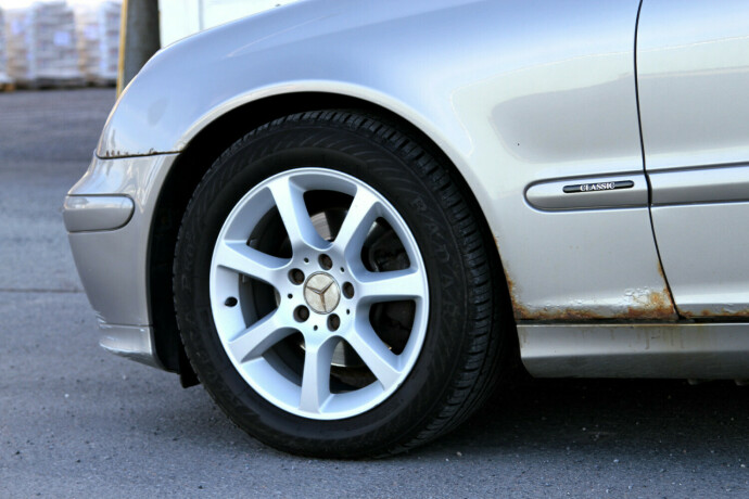 mercedes-benz-c-klasse-bensin-2006-big-24