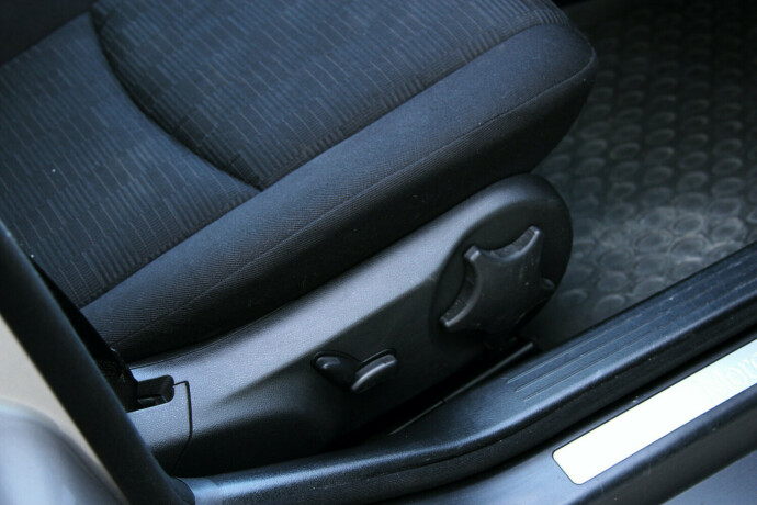 mercedes-benz-c-klasse-bensin-2006-big-10