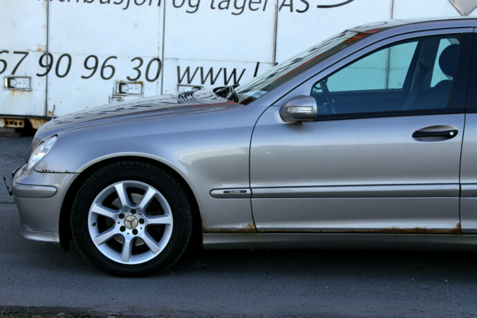 mercedes-benz-c-klasse-bensin-2006-big-25