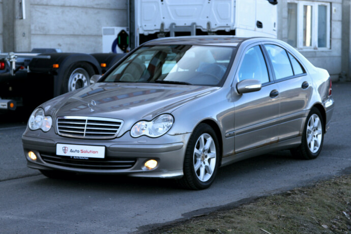 mercedes-benz-c-klasse-bensin-2006-big-0