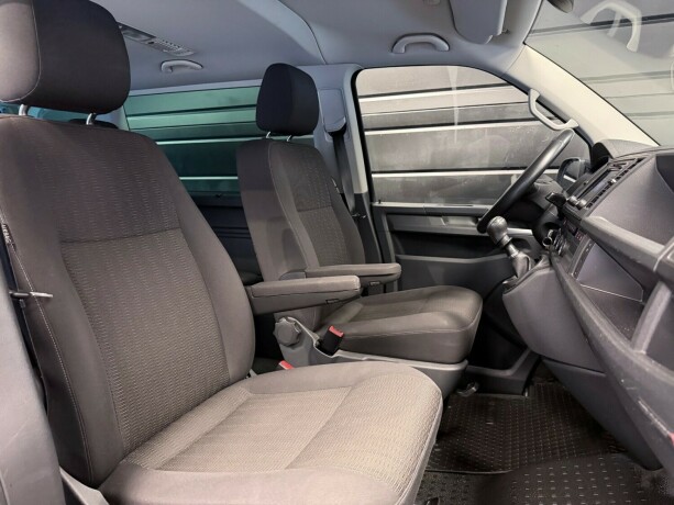 volkswagen-caravelle-diesel-2018-big-15