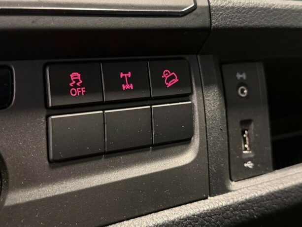 volkswagen-caravelle-diesel-2018-big-24