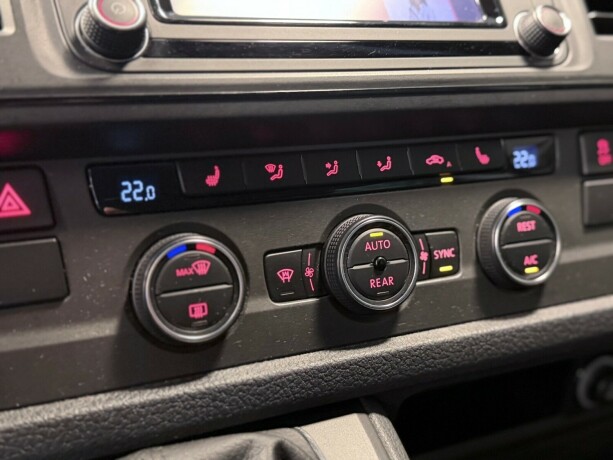 volkswagen-caravelle-diesel-2018-big-23