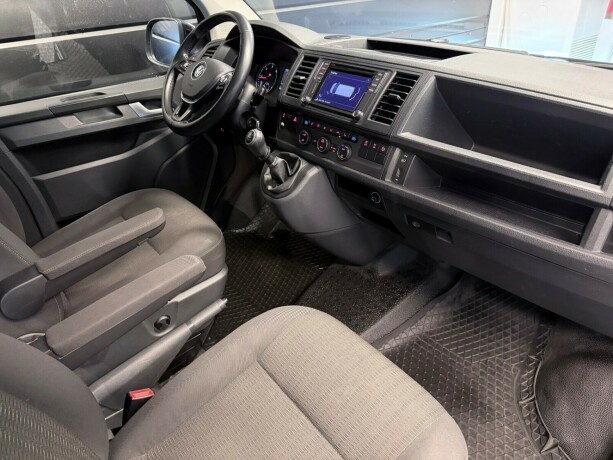 volkswagen-caravelle-diesel-2018-big-14