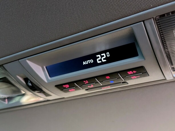 volkswagen-caravelle-diesel-2018-big-17