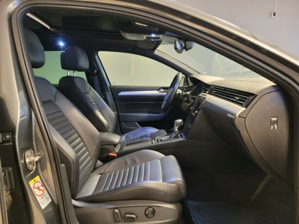 volkswagen-passat-plug-in-petrol-2017-big-11