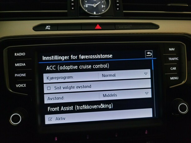 volkswagen-passat-plug-in-petrol-2017-big-44