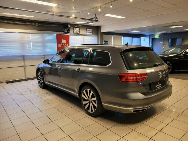 volkswagen-passat-plug-in-petrol-2017-big-6